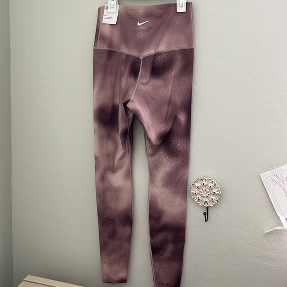 Nike workout leggings - Picture 2 of 5